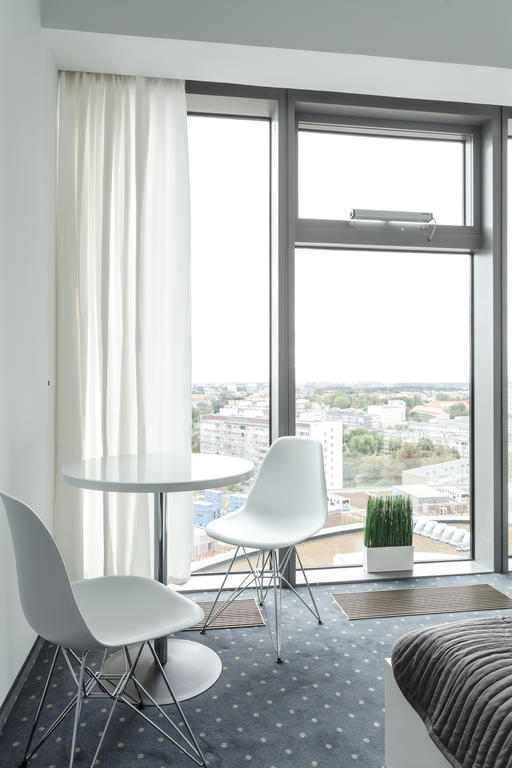 Platinum Sky Apartman Wrocław Szoba fotó